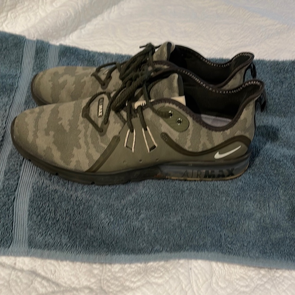 Nike air max shoes for men